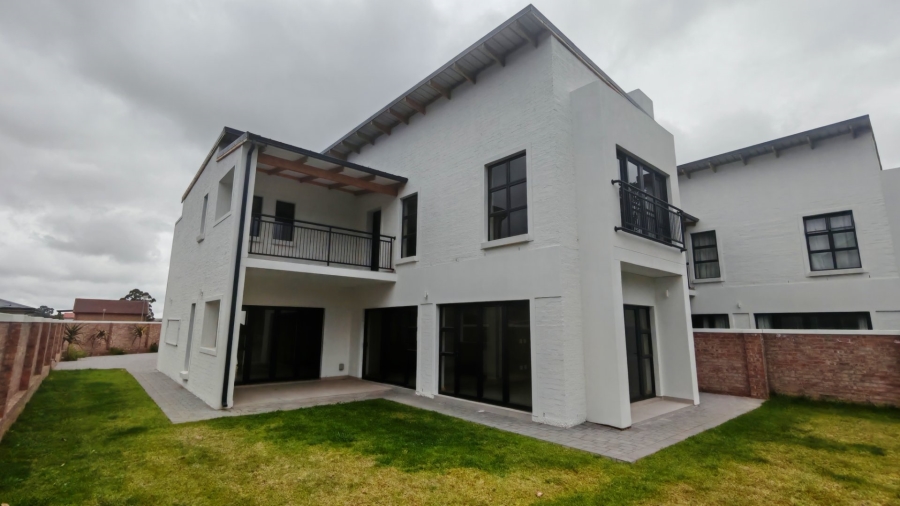 3 Bedroom Property for Sale in Highlands Western Cape